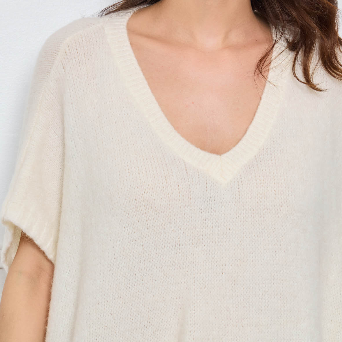 COL V OVERSIZED SANS MANCHES MILIE BLANC