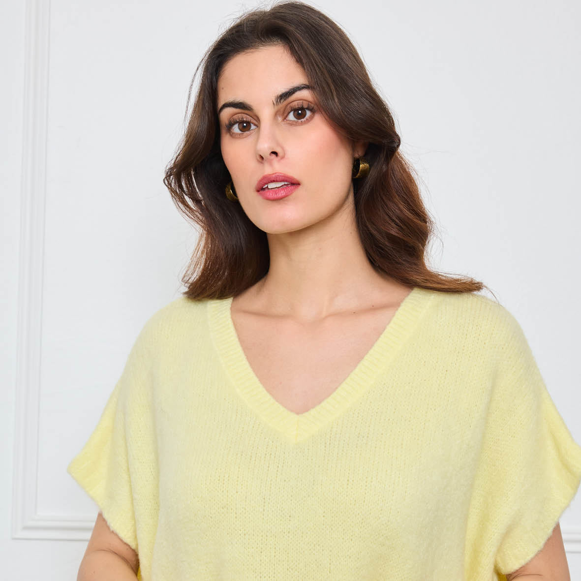 COL V OVERSIZED SANS MANCHES MILIE JAUNE POUSSIN