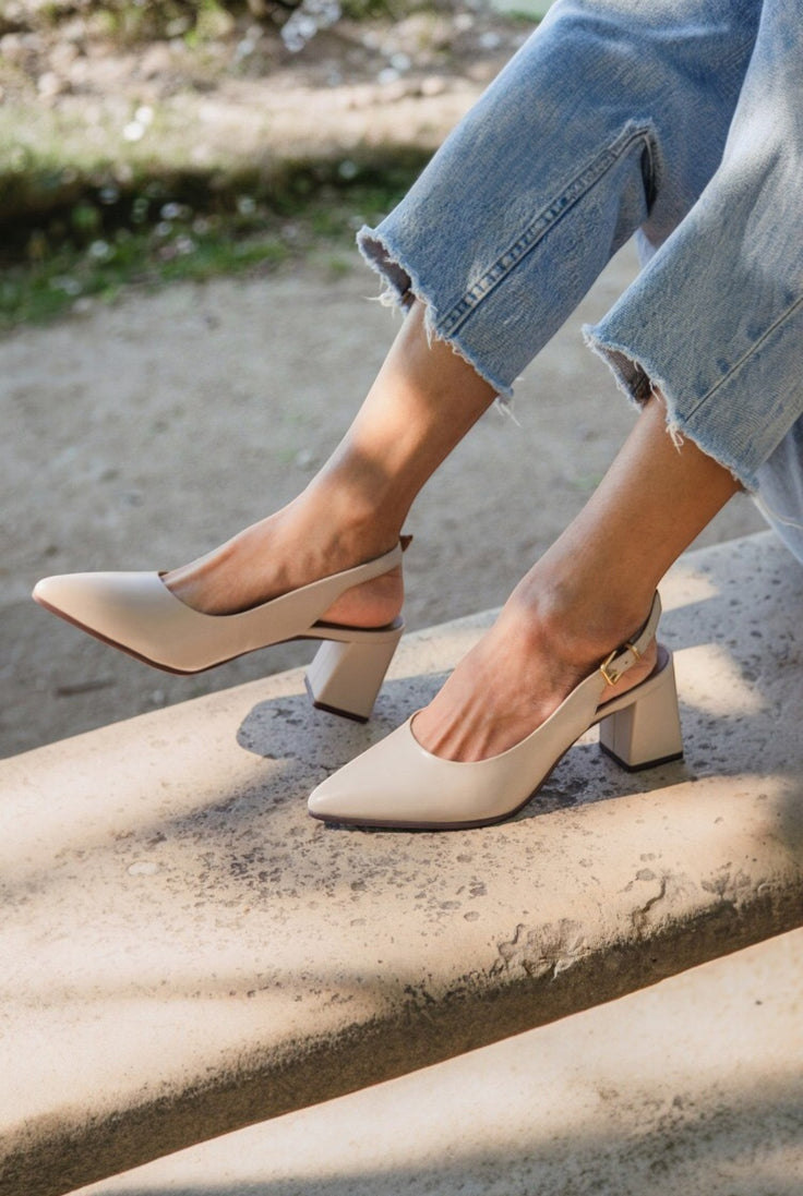 JULIE BEIGE