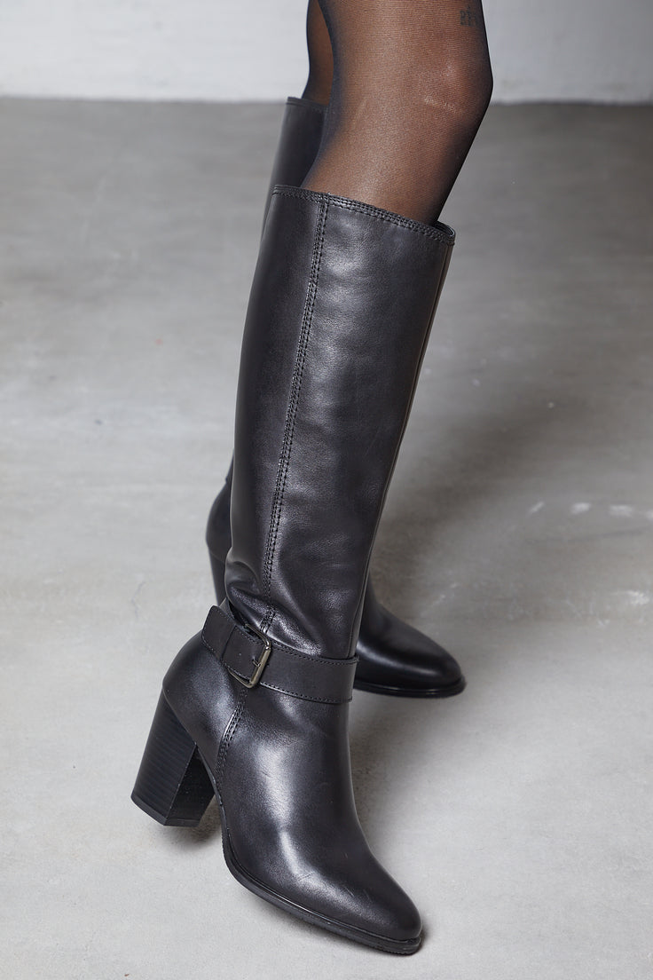 BOTTE MIGHTY - André