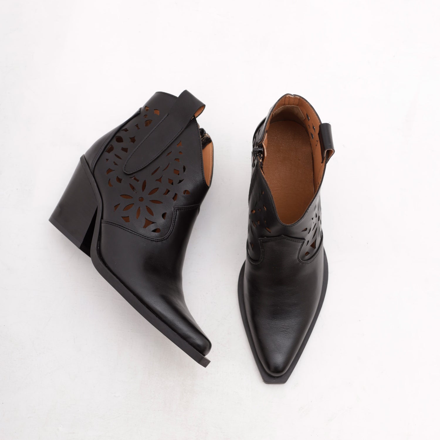 NERINA NOIR