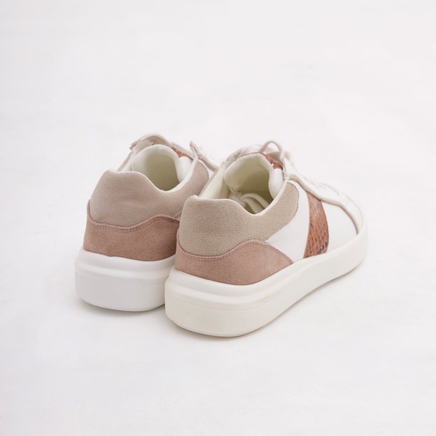 ENEA BLANC/CAMEL