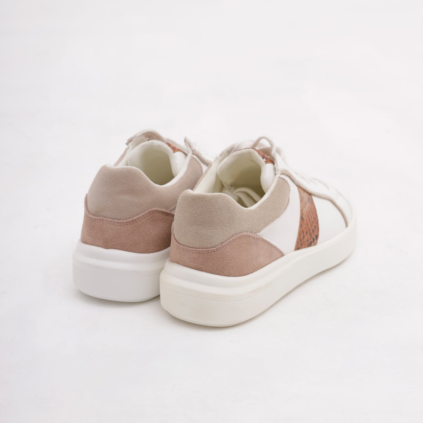 ENEA BLANC/CAMEL