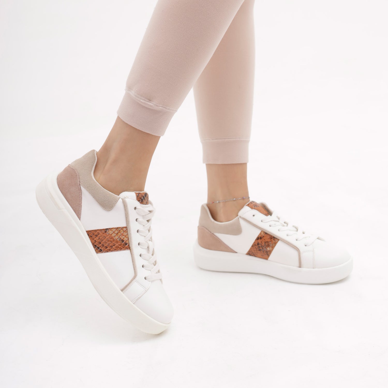 ENEA BLANC/CAMEL