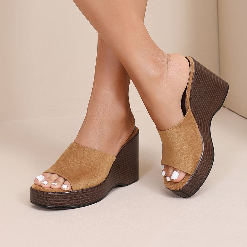 JOSIE CAMEL