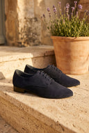 André chaussures derby en daim bleu marine, lacets, bout rond, talon plat.