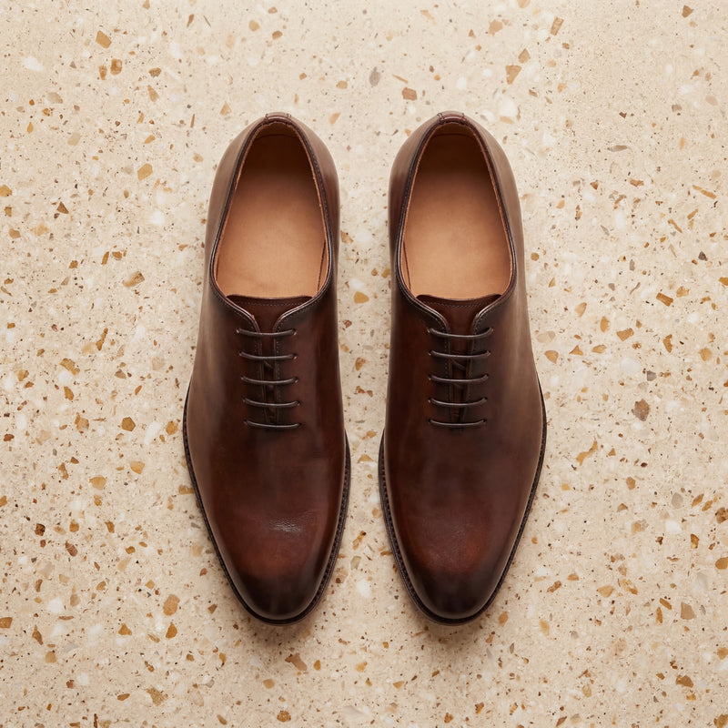 Chaussures richelieu André OLIVER Cognac en cuir lisse, élégantes et intemporelles pour homme.