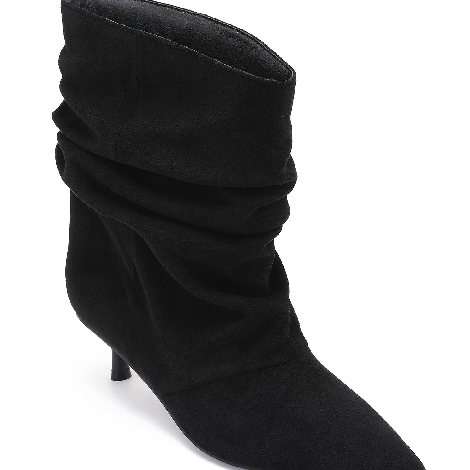 DELIA NOIR