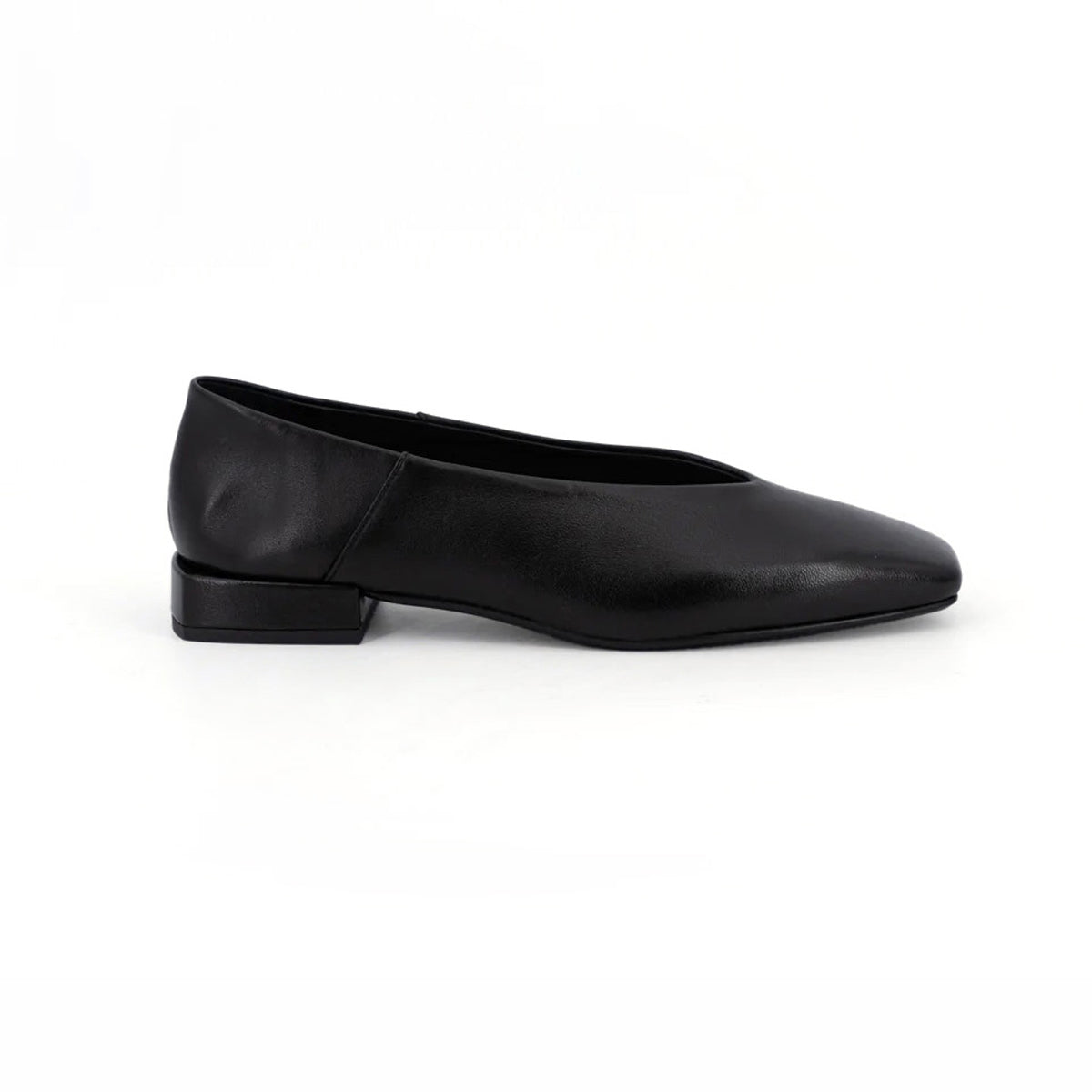 DONIA BLACK
