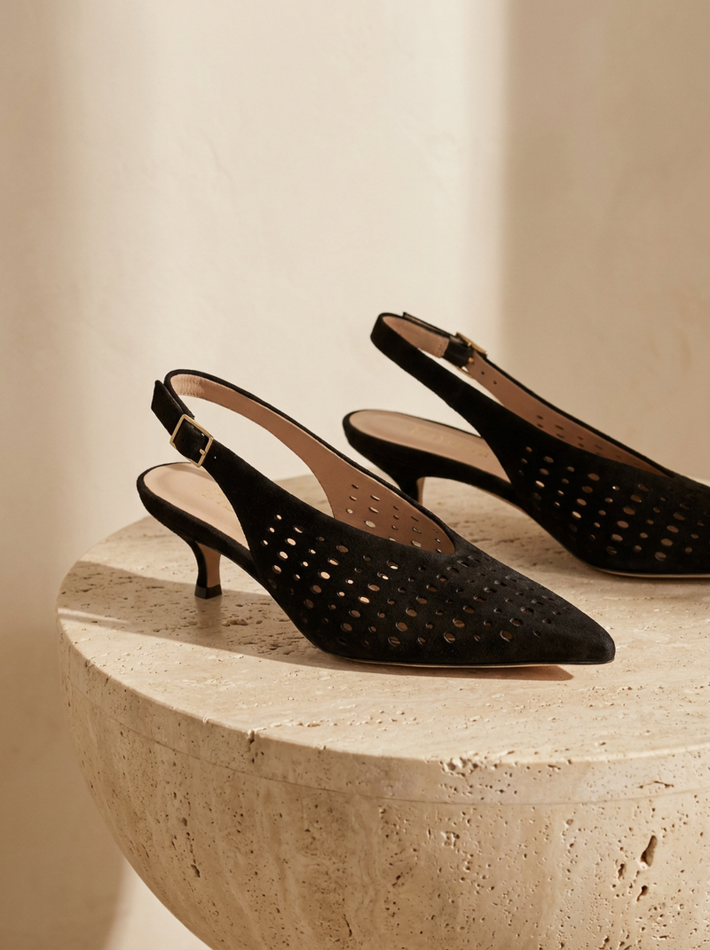 FONIE NOIR SUEDE — nature morte