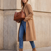 Bottine ISOLINE camel portée avec sac, silhouette en pied