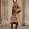 Botte LOANA marron portée avec sac, silhouette en pied