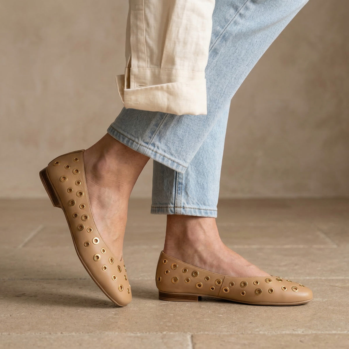 MYRIANE CAMEL