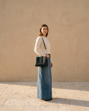 Sac SÉRAPHINE noir Maison André porté en bandoulière